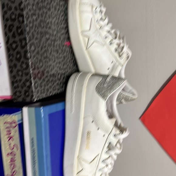 Golden Goose white sneakers. Excellent condition - Picture 2 of 6